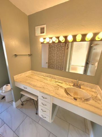 734 Worthington Forest Place, Columbus, OH 43229