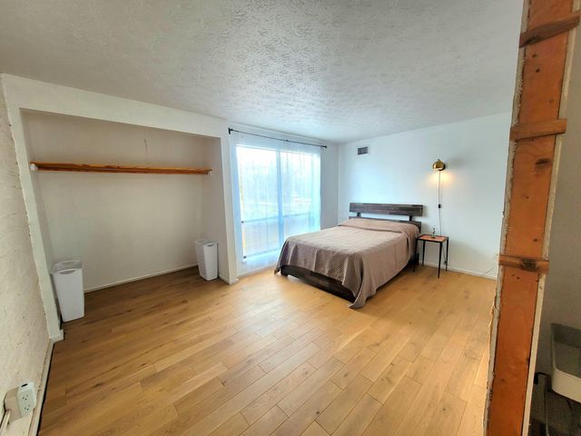 734 Worthington Forest Place, Columbus, OH 43229