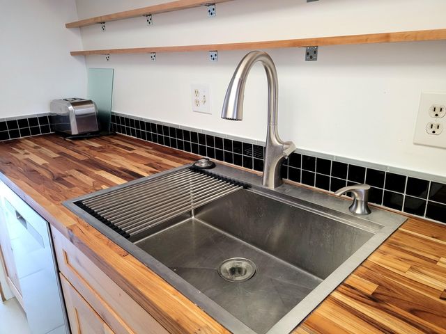 734 Worthington Forest Place, Columbus, OH 43229