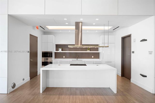 17301 Biscayne Blvd 1803, North Miami Beach, FL 33160