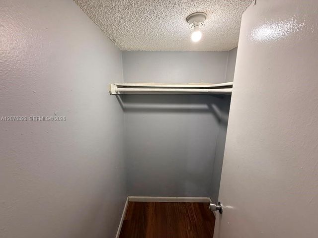 1300 W 47th Place 216A, Hialeah, FL 33012