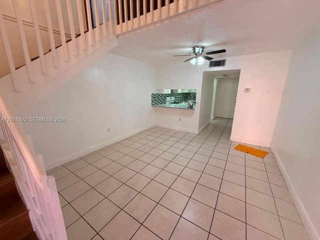 1300 W 47th Place 216A, Hialeah, FL 33012