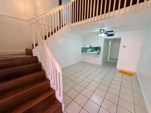 1300 W 47th Place 216A, Hialeah, FL 33012