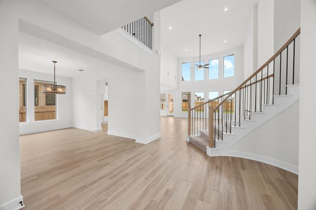 145 Montecilo DR, Liberty Hill, TX 78642