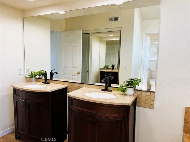 2958 Hampshire, Corona, CA 92879