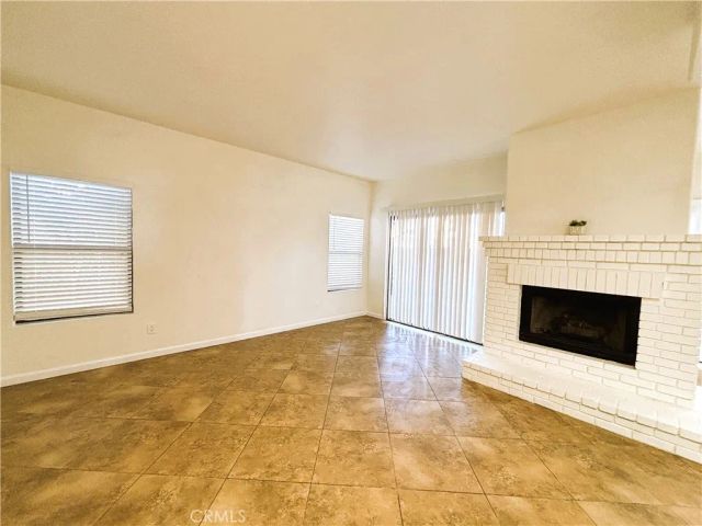 2958 Hampshire, Corona, CA 92879