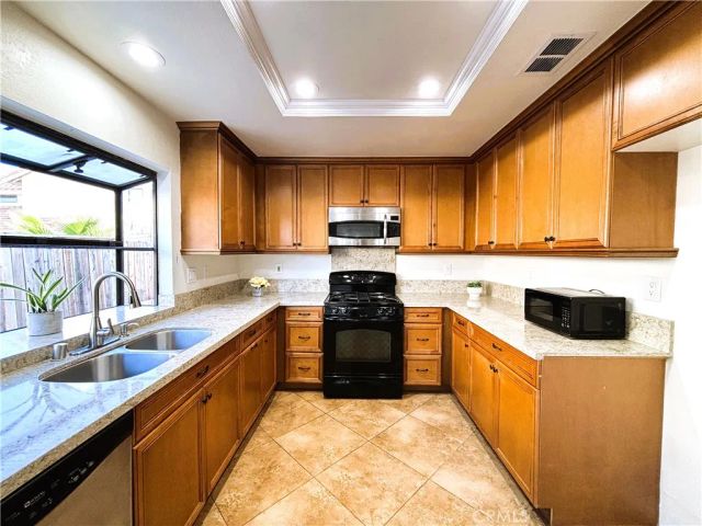 2958 Hampshire, Corona, CA 92879