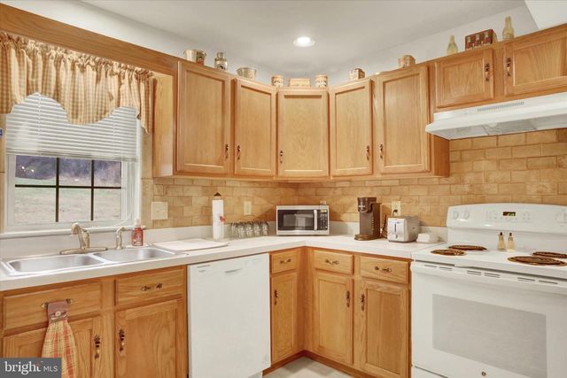 322 WOODLAND VIEW CT, Harrisburg, PA 17110