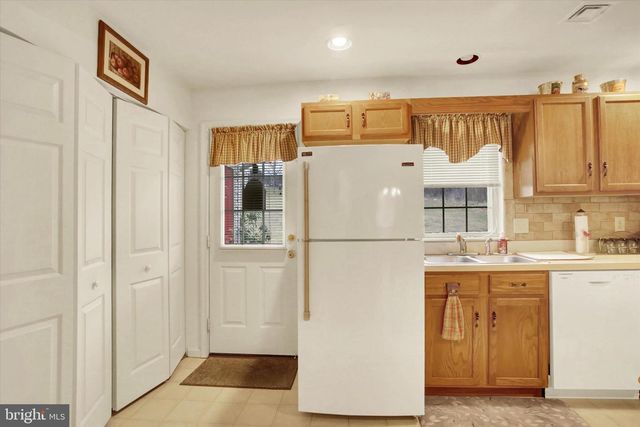 322 WOODLAND VIEW CT, Harrisburg, PA 17110