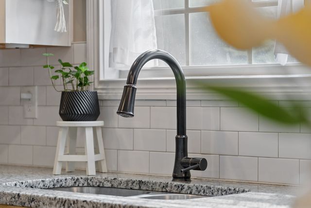 2462 Shadowood Rd, Clarksville, TN 37043