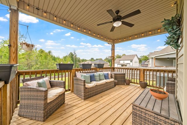 2462 Shadowood Rd, Clarksville, TN 37043