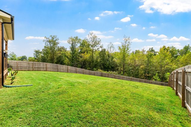 2462 Shadowood Rd, Clarksville, TN 37043