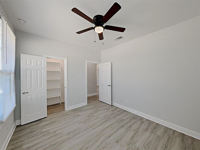 1032 E Leuda Street, Fort Worth, TX 76104