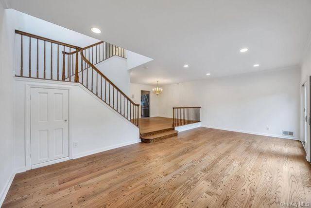 162 Southgate Circle, Massapequa Park, NY 11762