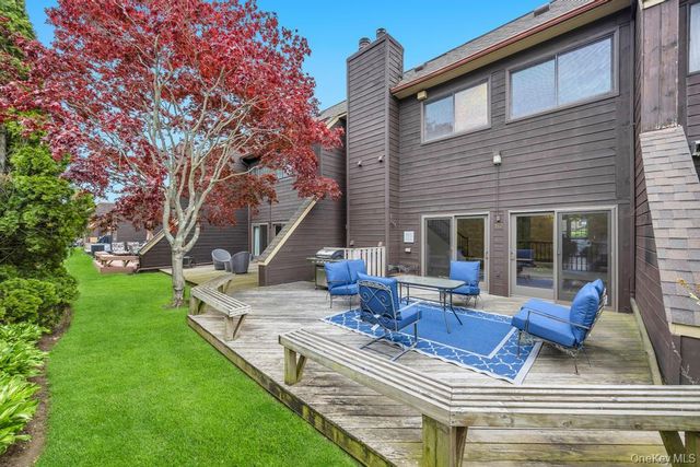 162 Southgate Circle, Massapequa Park, NY 11762