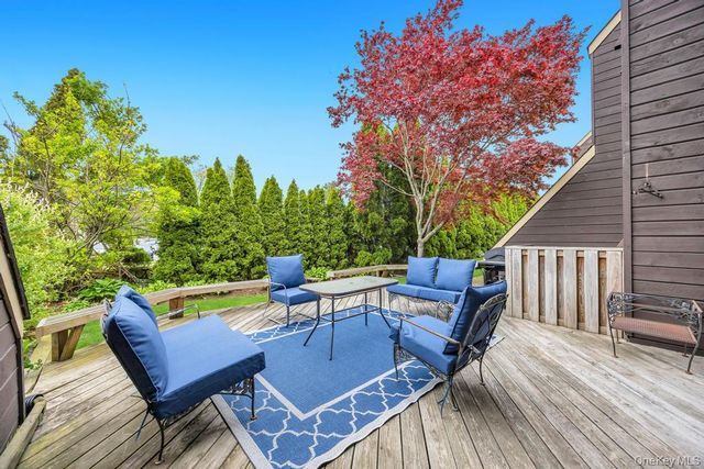 162 Southgate Circle, Massapequa Park, NY 11762