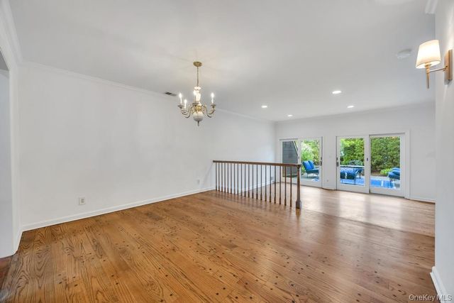 162 Southgate Circle, Massapequa Park, NY 11762