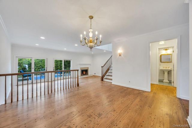 162 Southgate Circle, Massapequa Park, NY 11762