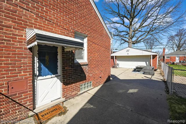 13522 Netherwood Street, Southgate, MI 48195