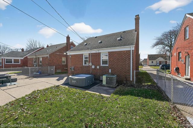 13522 Netherwood Street, Southgate, MI 48195