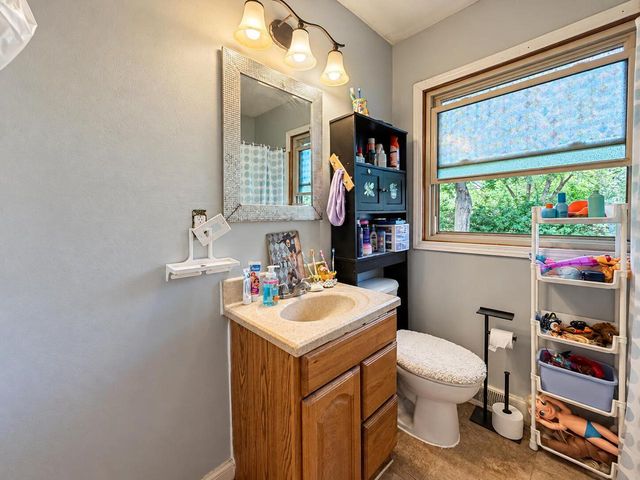 523 E Schowalter STREET, Saukville, WI 53080