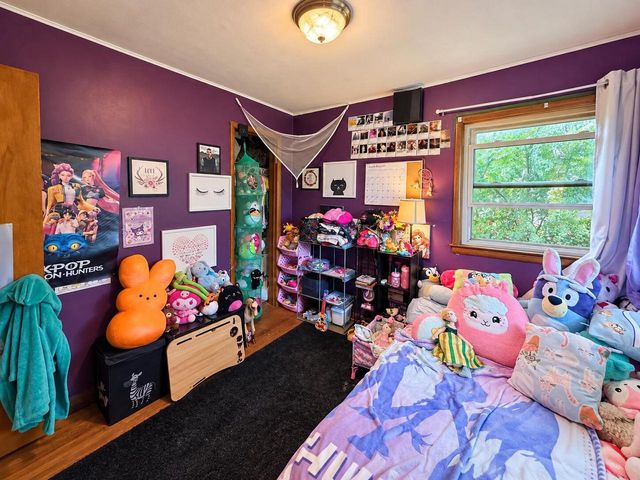 523 E Schowalter STREET, Saukville, WI 53080