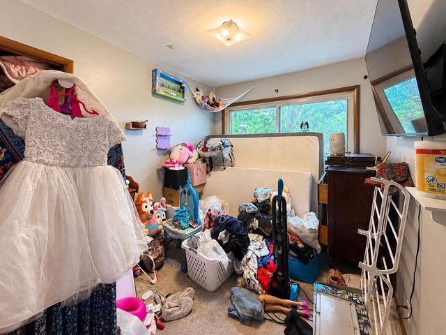523 E Schowalter STREET, Saukville, WI 53080