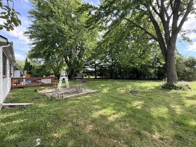 523 E Schowalter STREET, Saukville, WI 53080