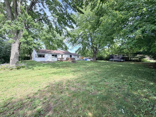523 E Schowalter STREET, Saukville, WI 53080