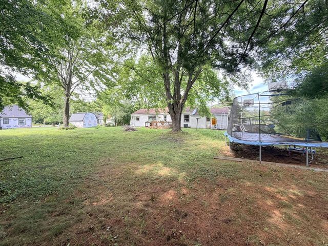 523 E Schowalter STREET, Saukville, WI 53080