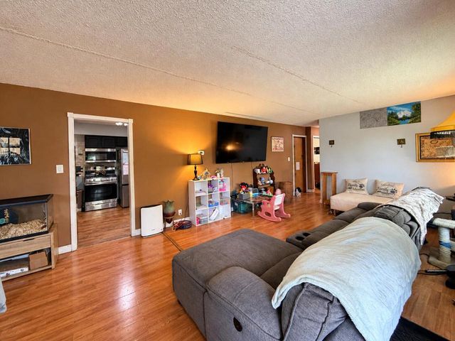 523 E Schowalter STREET, Saukville, WI 53080