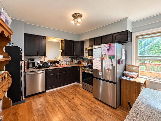 523 E Schowalter STREET, Saukville, WI 53080