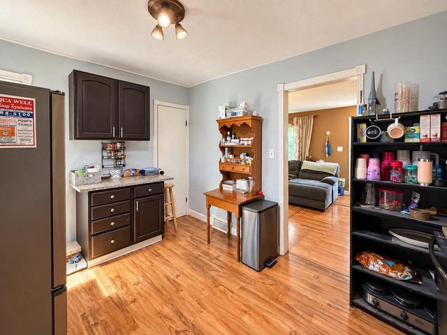523 E Schowalter STREET, Saukville, WI 53080