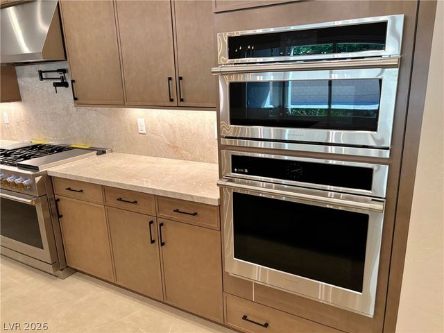 7235 Golden Rock Court, Las Vegas, NV 89131