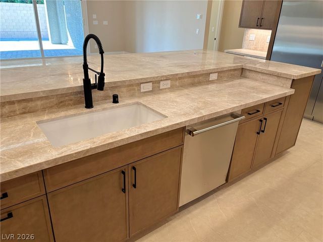 7235 Golden Rock Court, Las Vegas, NV 89131