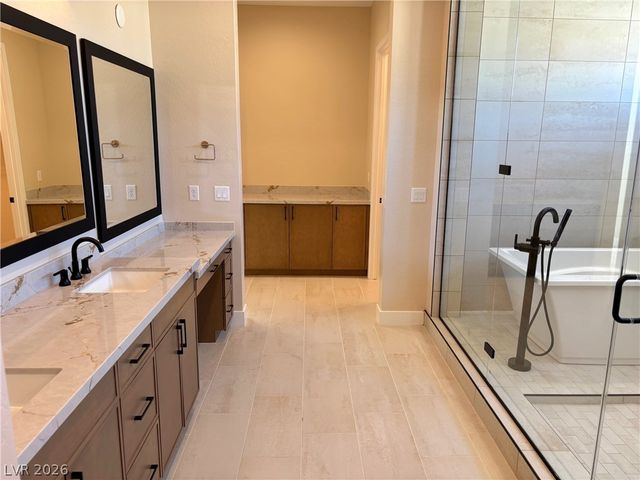 7235 Golden Rock Court, Las Vegas, NV 89131
