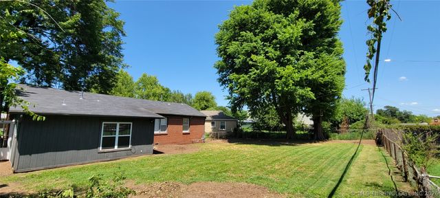 1122 E 48th Place, Tulsa, OK 74105
