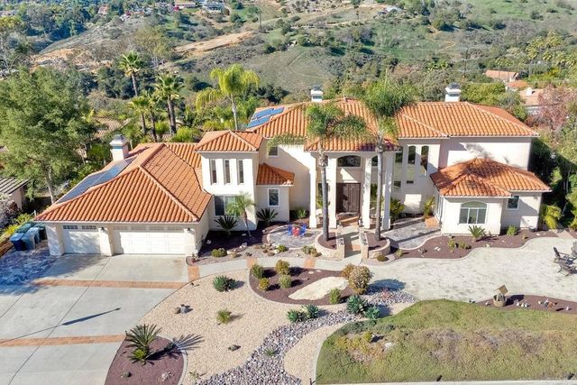 2471 Canyon Creek Road, Escondido, CA 92025