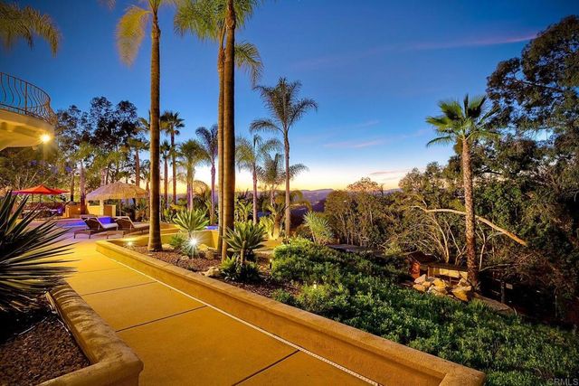 2471 Canyon Creek Road, Escondido, CA 92025