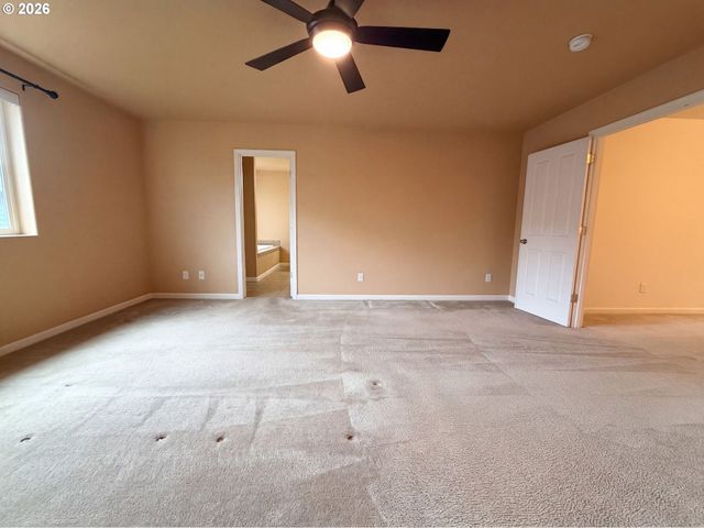 3468 Se SILVER FOX Ave, Hillsboro, OR 97123