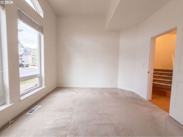 3468 Se SILVER FOX Ave, Hillsboro, OR 97123