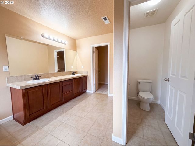 3468 Se SILVER FOX Ave, Hillsboro, OR 97123