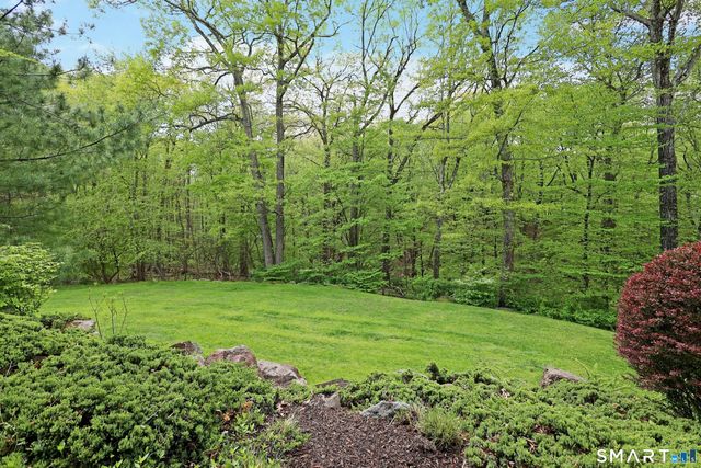 30 Whipstick Road, Ridgefield, CT 06877