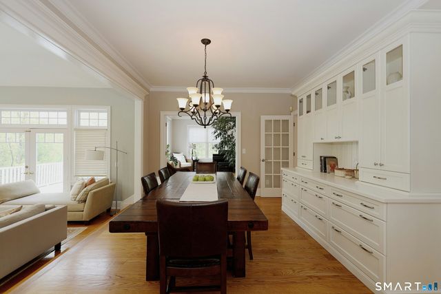30 Whipstick Road, Ridgefield, CT 06877