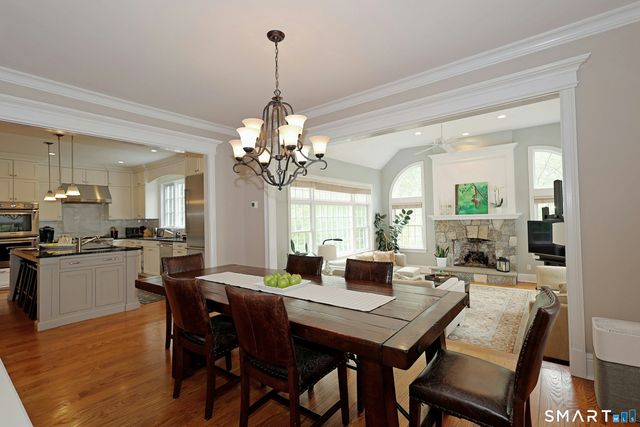 30 Whipstick Road, Ridgefield, CT 06877