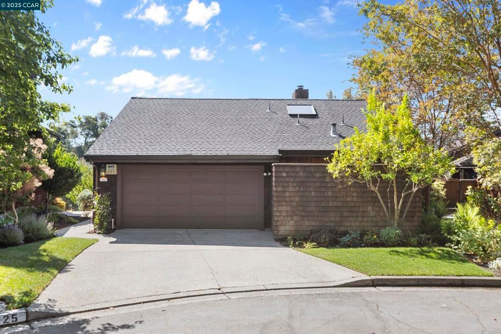 25 Watchwood Ct, Orinda, CA 94563