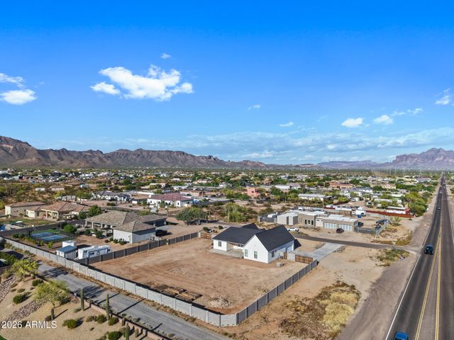 1206 N 102nd Way, Mesa, AZ 85207