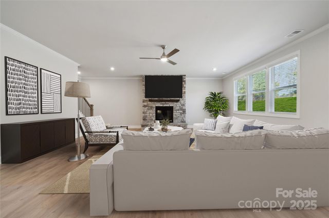 204 Balboa Street, Matthews, NC 28104