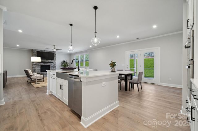 204 Balboa Street, Matthews, NC 28104