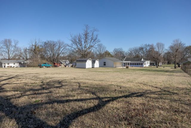 4205 Edwards Ave, Nashville, TN 37216